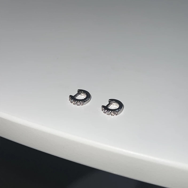 Signature white Zirconia Earring King