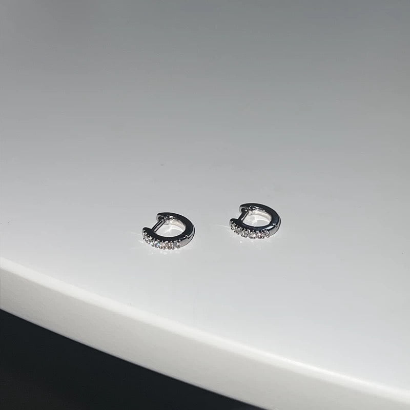 Signature white Zirconia Earring King
